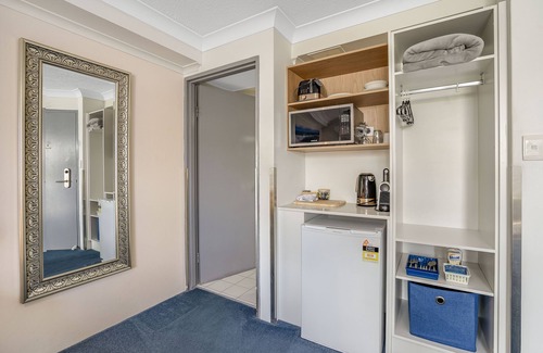 Nelson Bay Hotel | Nelson Towers Motel & Apartments