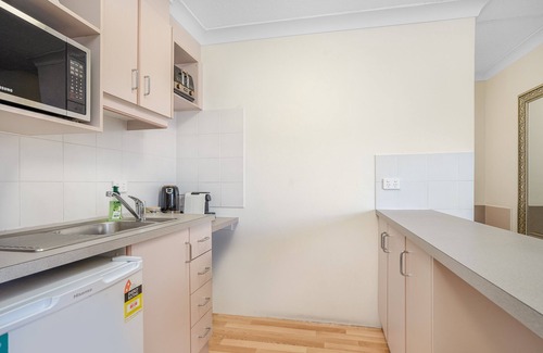 Nelson Bay Hotel | Nelson Towers Motel & Apartments