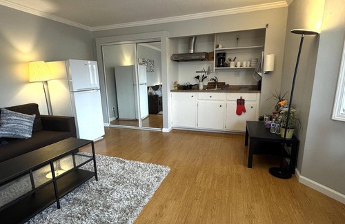 Fremont House | nEnjoyable private entry unit with private bathroom, kitchen, washer and dryern