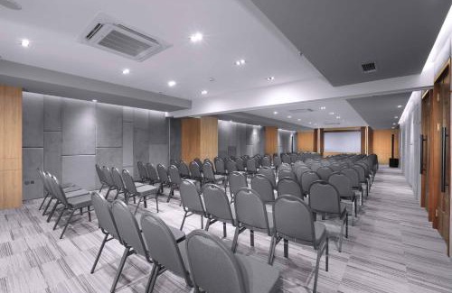 Jakarta Hotel | Neo Hotel Puri Indah