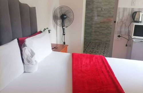 Parow Bed & Breakfast | Neo & Ruks Guest House Parow