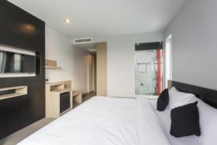 Patong Hotel | Neon Patong