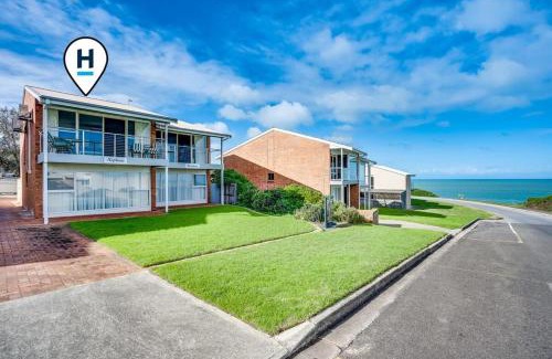 Port Elliot Apartment | Neptune - 2 4 Hutton St Port Elliot Linen Included