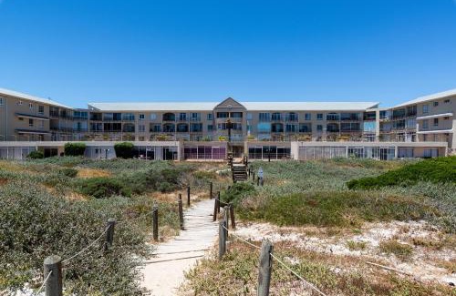 Lagoon Beach Apartment | Neptune Isle 9 by Host Agents