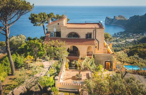 Massa Lubrense Apartment | Neranya Resort - Positano Apartment by Feeling Italy