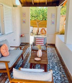Kamiros House | Nereid Bungalow