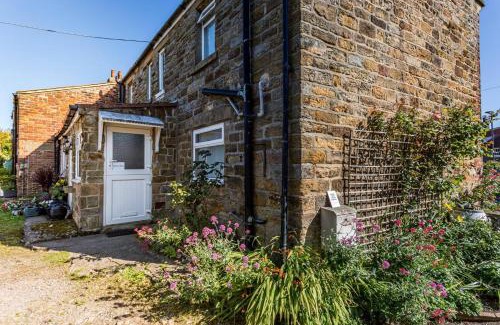 Hawsker House | Ness Cottage
