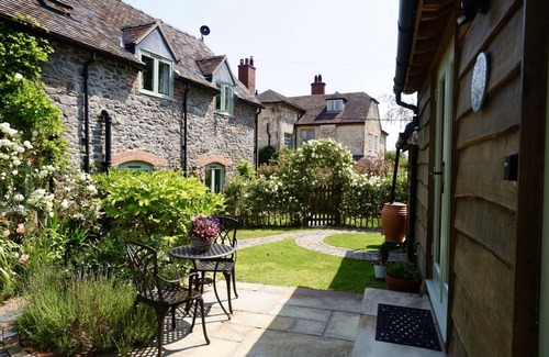 Picklescott House | Nest Holiday Hideaway Dove Barn Amazing location!