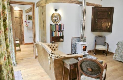 Picklescott House | Nest Holiday Hideaway Dove Barn Amazing location!