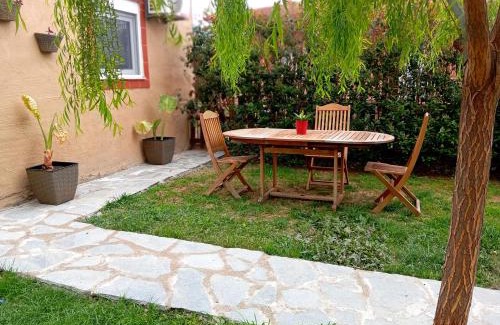 Apalos Apartment | Nest in Garden