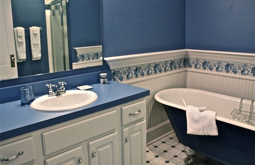 Chatham-Arch Bed & Breakfast | Nestle Inn