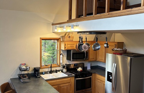 Flippin Cabin | Nestled in a valley on Crooked Creek. Beautiful views and wildlife. Dog friendly