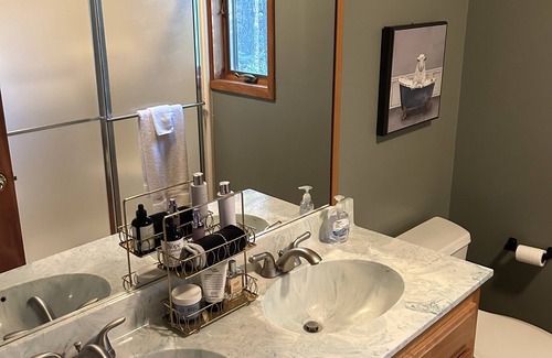 Flippin Cabin | Nestled in a valley on Crooked Creek. Beautiful views and wildlife. Dog friendly