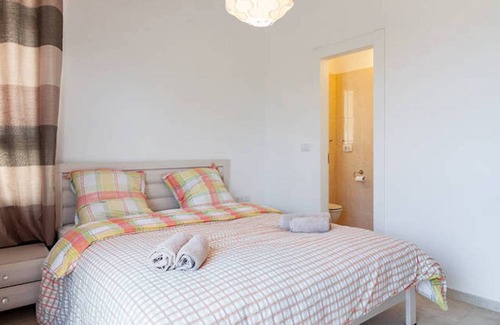 Netanya Apartment | Netanya Family Apartment with Balcony by FeelHome