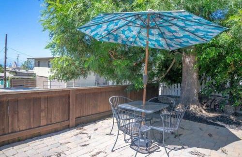 Ventura Apartment | Netflix, Bikes, Stocked Kitchenette, Beach Gear