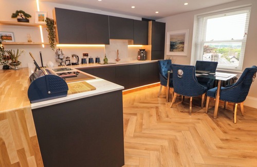 Buxton Cottage | Netherdale Penthouse