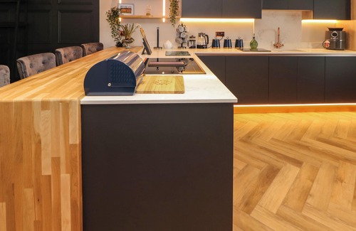 Buxton Cottage | Netherdale Penthouse
