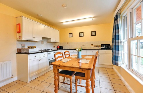 Eaton Mascott Cottage | Netley Hall - Rose