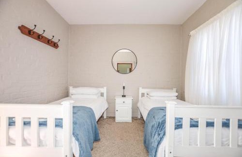 Yzerfontein House | NetReg
