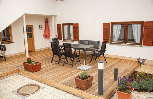 Surberg House | Neu Saniertes Ferienhaus Umgeben von Malerischen Wiesen