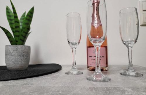 Alsdorf Apartment | Neubau Apartment mit Küche, Netflix in der Nähe von Aachen