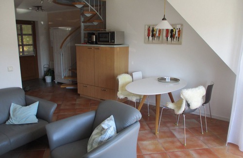 Neuensien Apartment | "Neuensienchen on Rügen" sunny vacation apartment near the Baltic seaside resort of Sellin Rügen