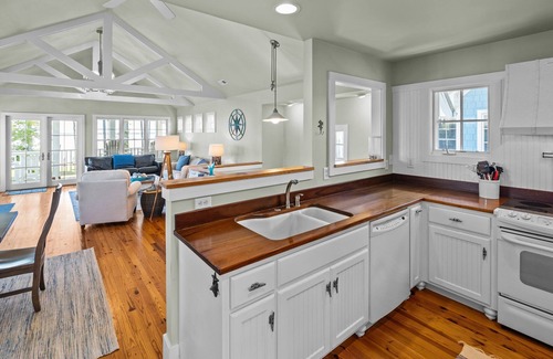 Minnesott Beach House | Neuse Village #6 - You'll want to stay forever