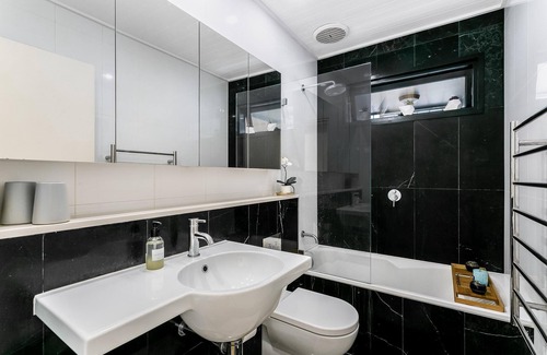 Neutral Bay Apartment | Neutral Bay- HOLDS Holdsworth Street - Stylish 2BR with Leafy Deck Modern Charm Near Neutral Bay Ferry