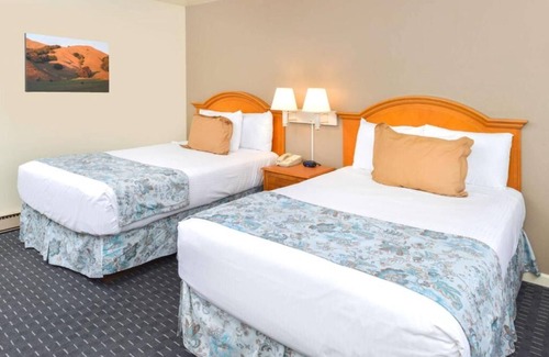 Solvang Hotel | Neverland Adventure! 2 Units w/Continental Breakfast, Near Alisal Commons Park!