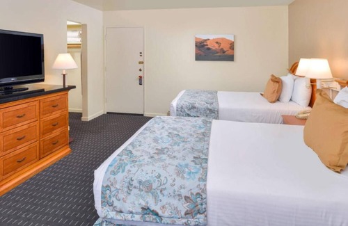 Solvang Hotel | Neverland Adventure! 2 Units w/Continental Breakfast, Near Alisal Commons Park!