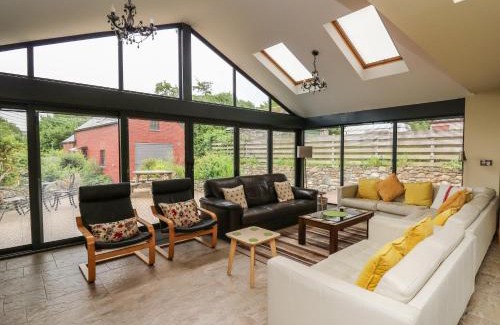 Newport House | Nevern House