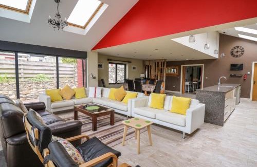 Newport House | Nevern House