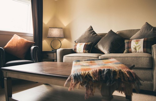 Fort William Hotel | Nevis Bank Inn
