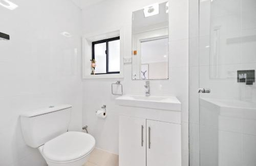 Oatlands House | New 1-bedroom house with free parking