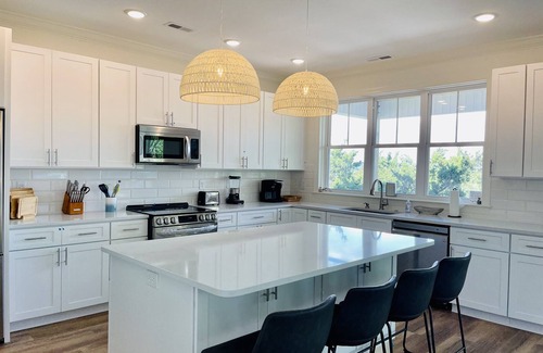 Murrells Inlet House | NEW| 100 steps to beach| Private Pool! Luxury Home| Near Pier