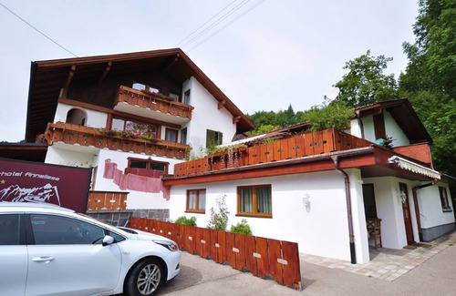 Unterjoch Apartment | New, 106m² 4 * apartment including use of wellness area + guest card