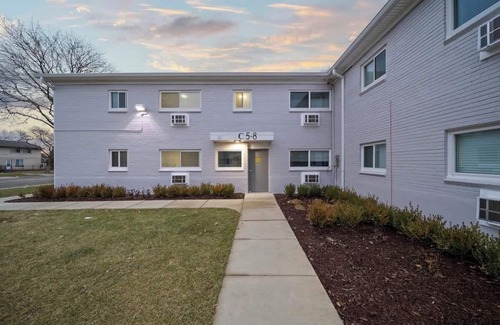 Warren Apartment | New 1BD Apartment Near Ferndale