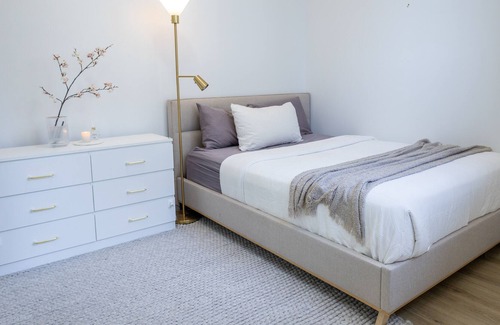 Wolli Creek Apartment | NEW! 1BR Apartment 5km to Airport, Train, Shops