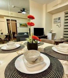 Pasay Apartment | New 1BR Condo in Pasay with Fast WiFi, Netflix, Free Pool and WFH ready Near SM Mall of Asia,NAIA and OKADA