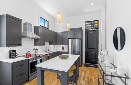 Virginia Highland Apartment | New 1x1 Apt. in the heart of VA Highlands!