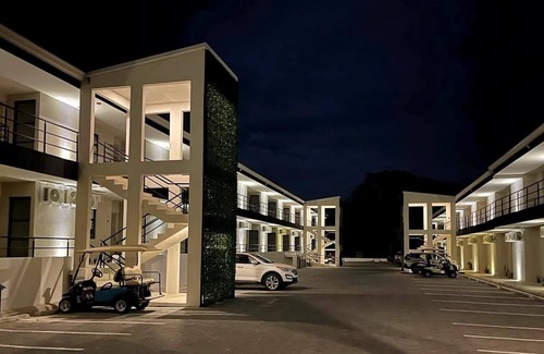 Tambor Apartment | New 2 Br + Patio Condo, steps to private beach