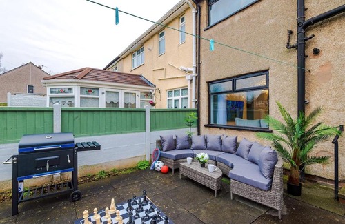 St Helens House | New 2 Bed House - Perfect for Contractors & Families In St Helens Weekly & Monthly Stays