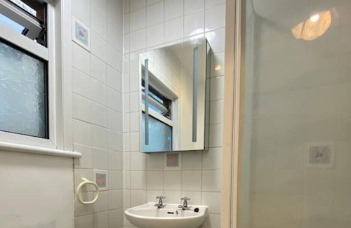 High Barnet Apartment | NEW! 2-Bed in Barnet