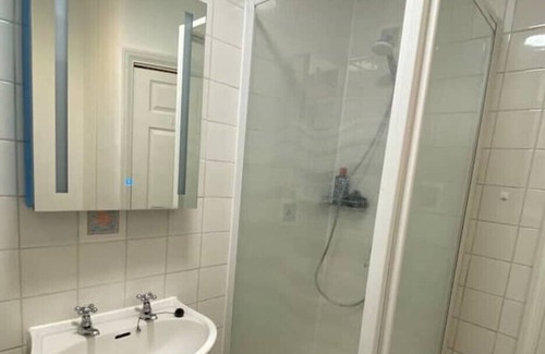 High Barnet Apartment | NEW! 2-Bed in Barnet