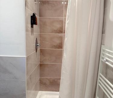 Newark House | NEW 2 Bed Town Centre Secure Free Parking