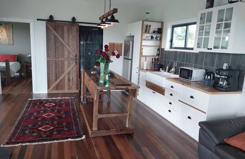 Dorrigo Mountain House | New 2 bedroom off-grid eco cottage 1 minute from Dorrigo National Park