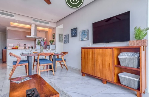 Isla Iguana Apartment | New 2 BR Condo Right in the Marina - Rooftop Pool