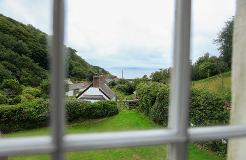 Par Cottage | NEW 2021, Idyllic Cottage in Polkerris, by the beach, sea views, near Fowey.