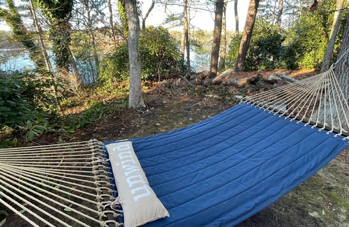 East Harwich Cabin | NEW 2025! Family friendly cabin in Harwich, water peek & walk to private beach