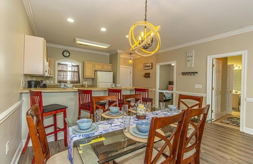 Central Myrtle Beach Apartment | NEW 2BR 2BA Beachy Golf Villa Near Beach
